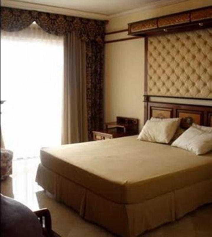 Somerset Grand Citra Apartment *